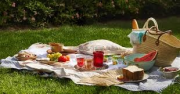 Piknik na trawie w grupie II